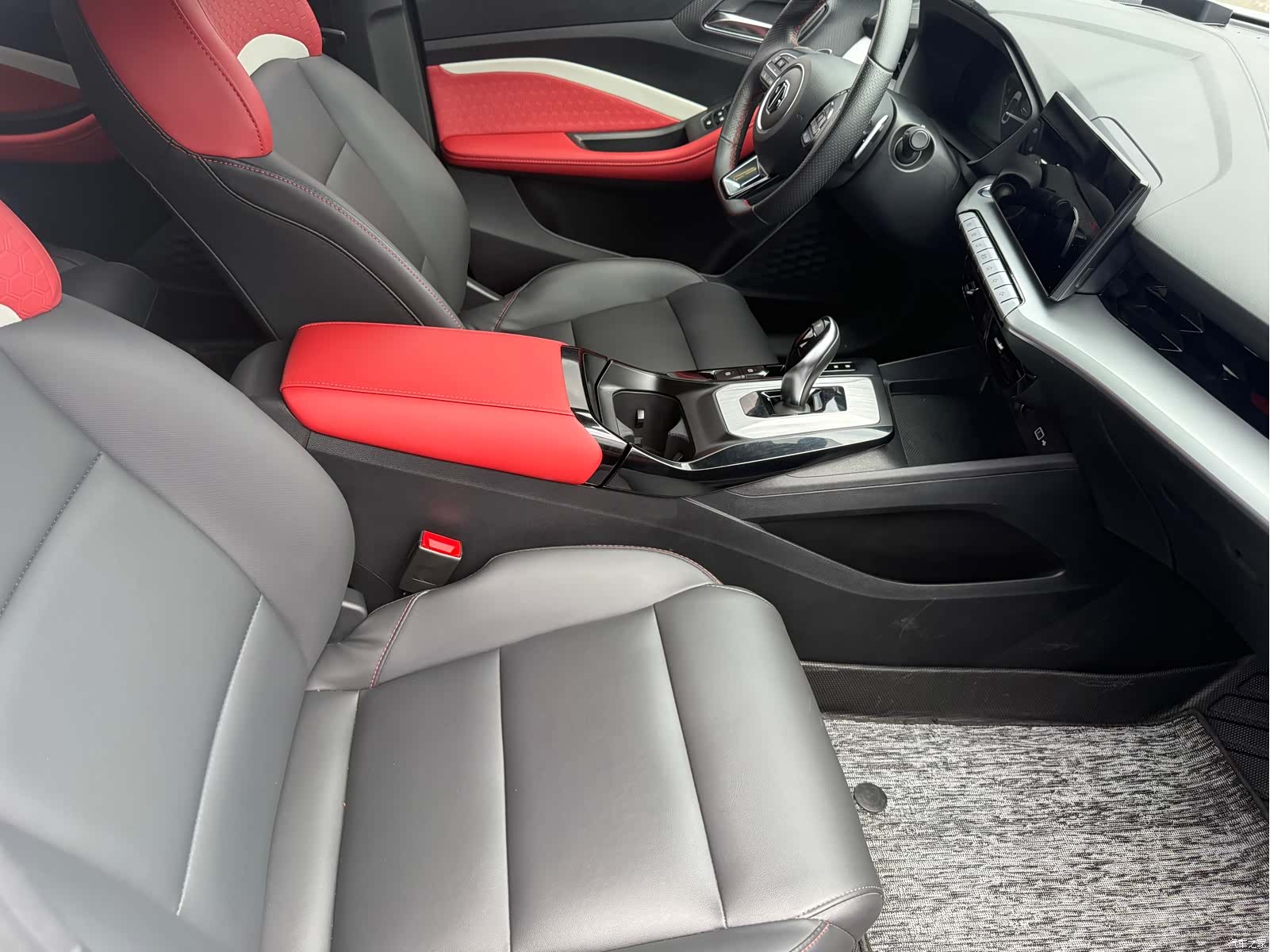 MG MG5, 2022 13