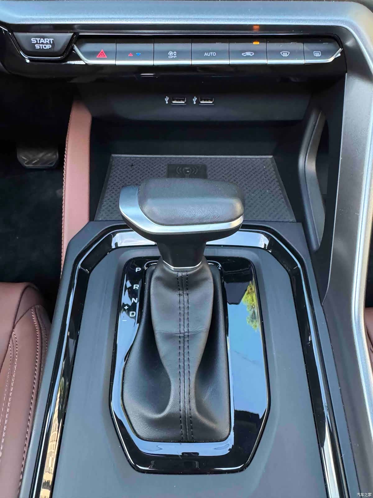 Geely X6, 2023 15