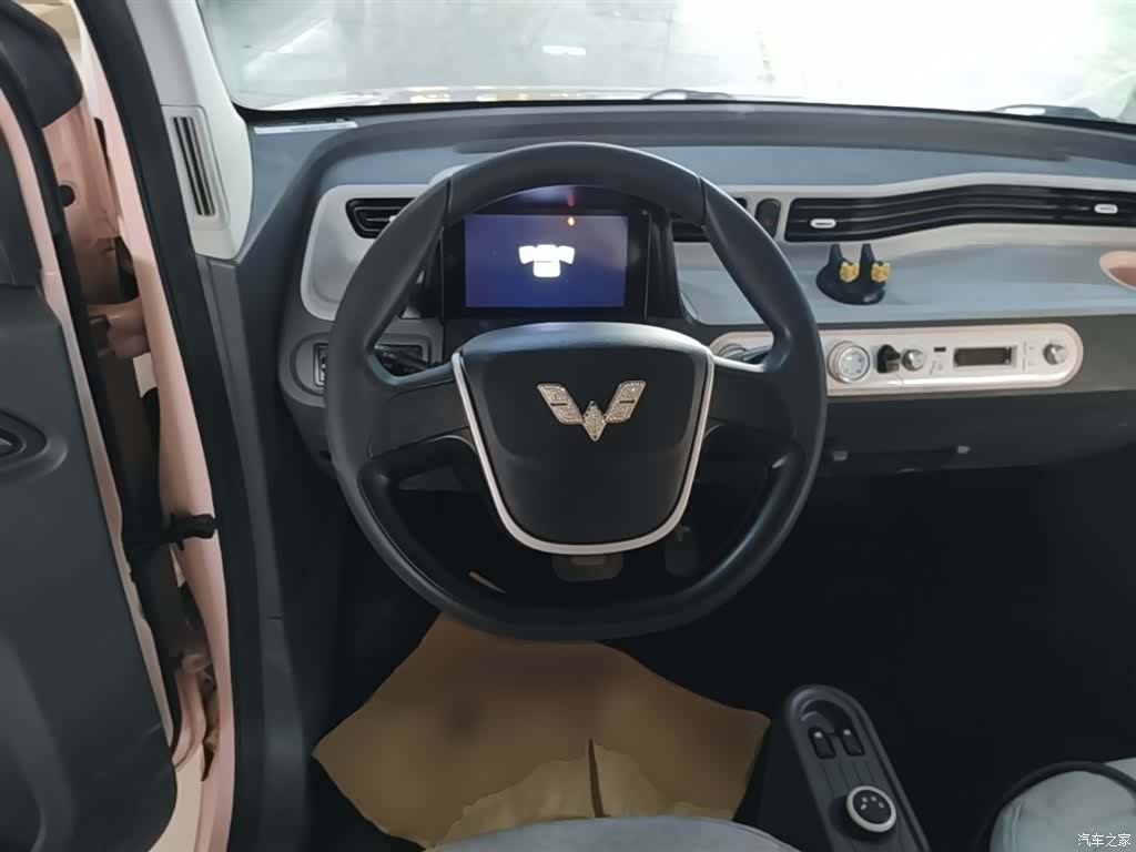 Wuling MINIEV, 2021 11