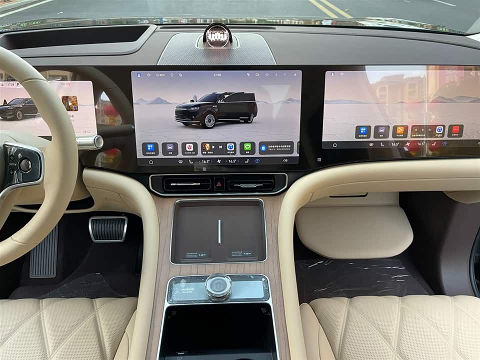 AITO Ask the world M9