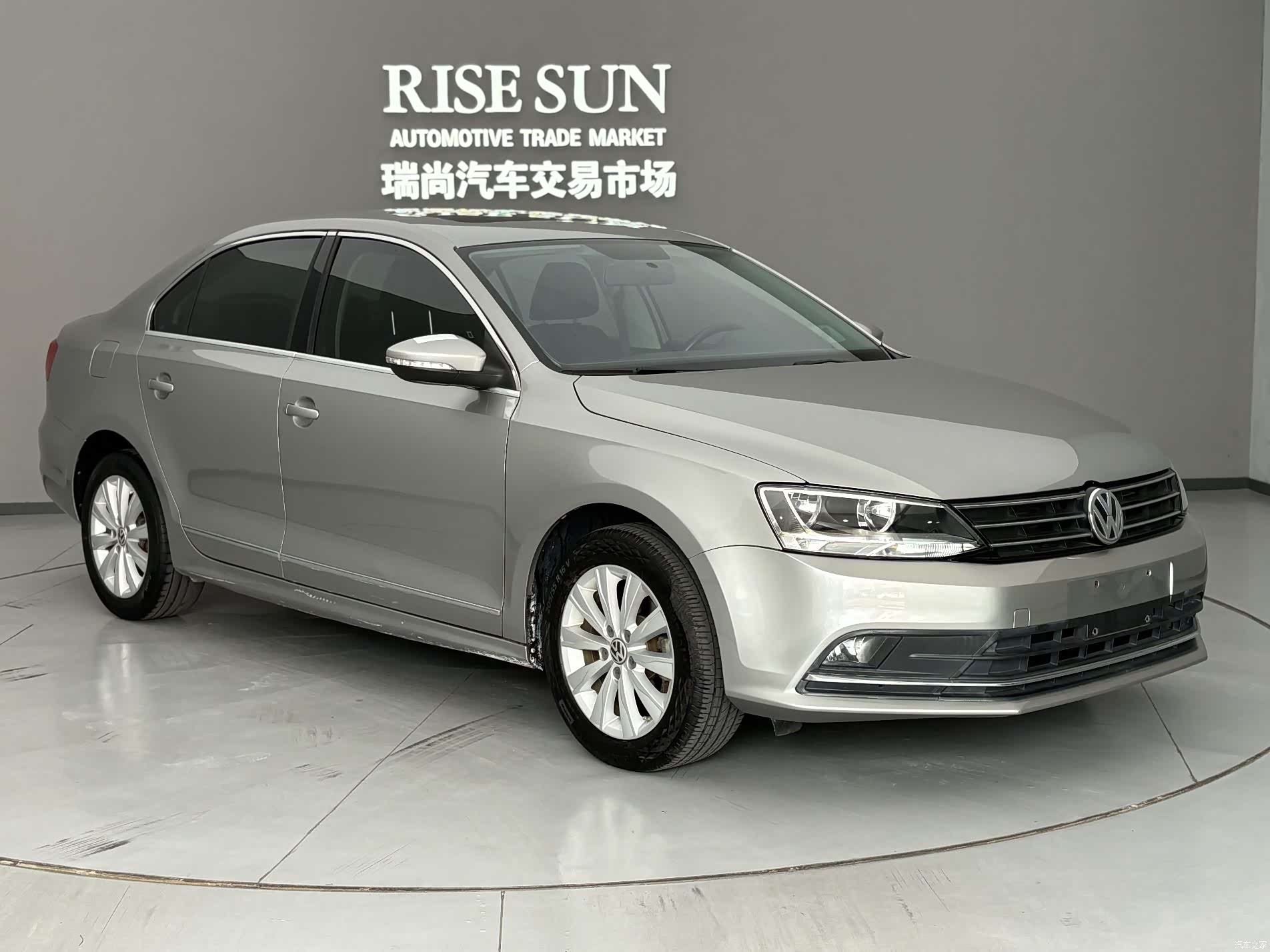 Volkswagen Sagitar, 2016 2