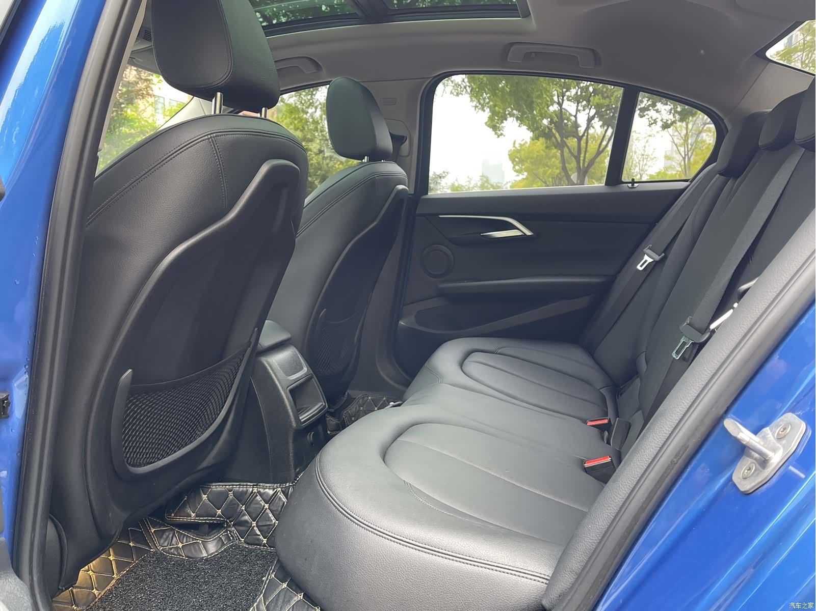 BMW 1 Series, 2017 все фото