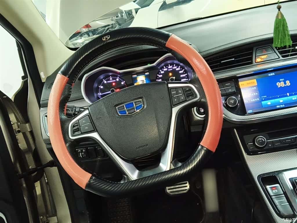 Geely Emgrand, 2017 11