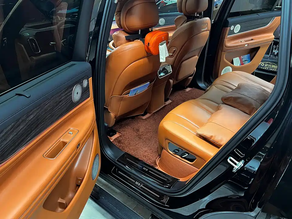 AITO Ask the world M9