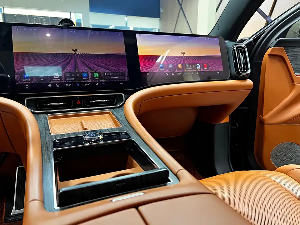 AITO Ask the world M9