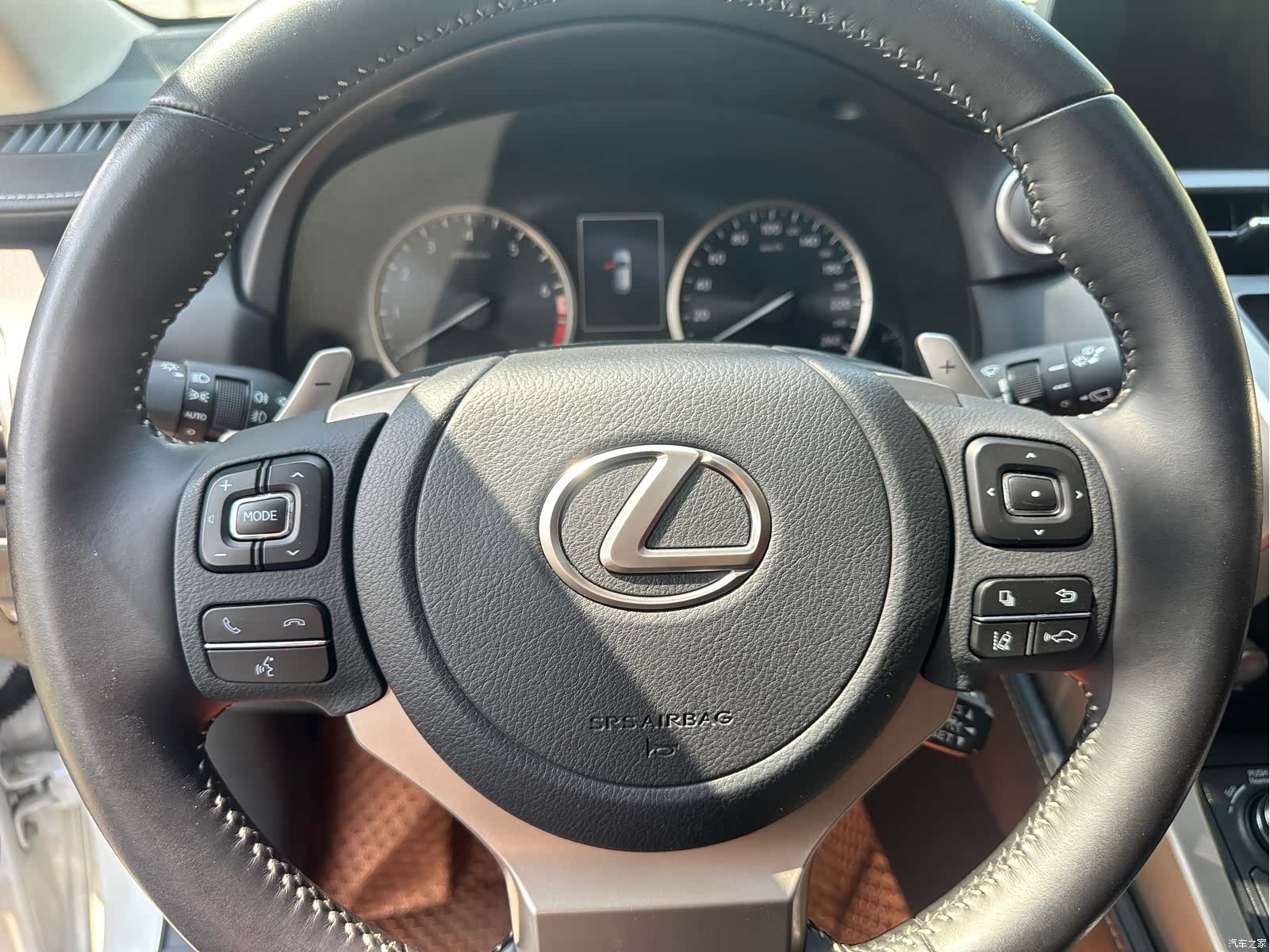 Lexus NX, 2021 13