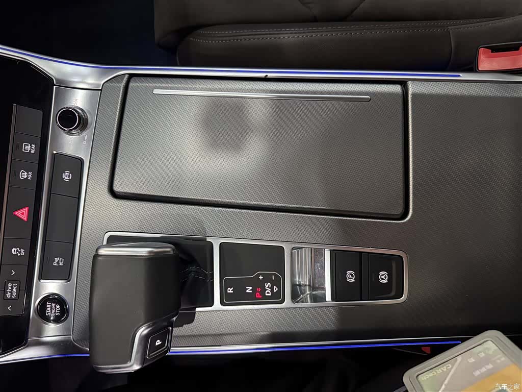 Audi A7L, 2024 17