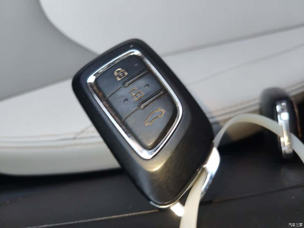 DongFeng E70, 2023 17