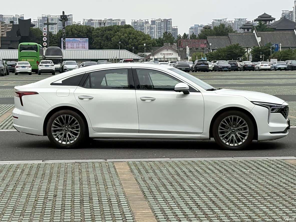 Bestune B70, 2023 все фото