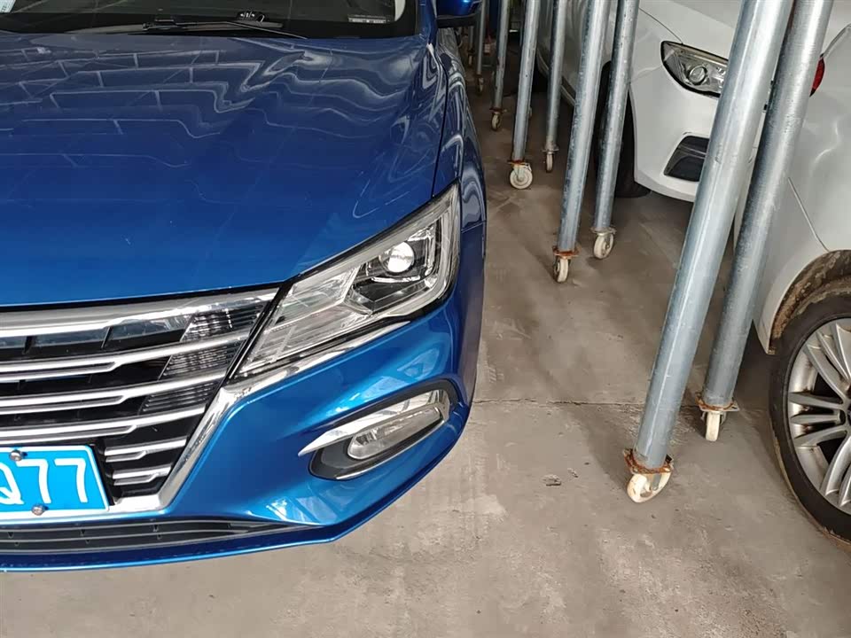 Roewe i5