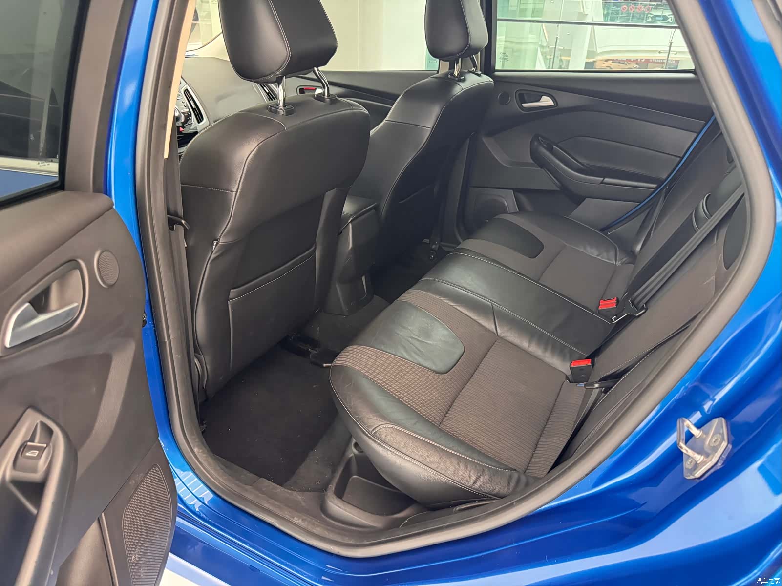 Ford Focus, 2012 6