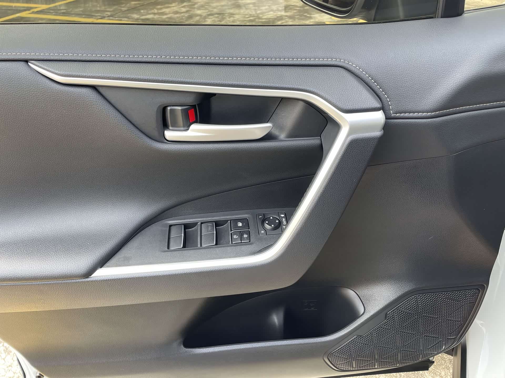 Toyota Wildlander, 2023 11