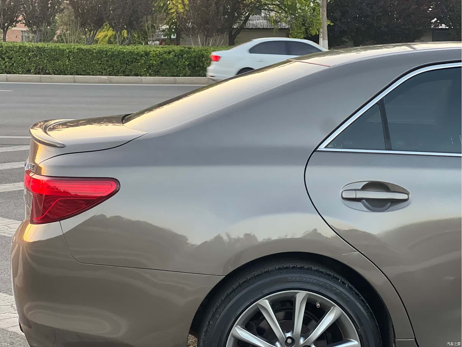 Toyota 2.5V, 2015 14