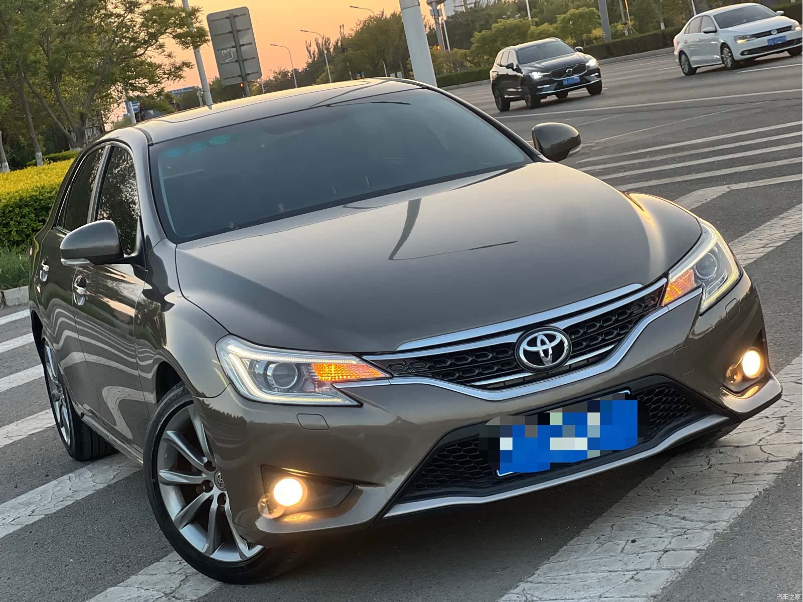 Toyota 2.5V, 2015 20