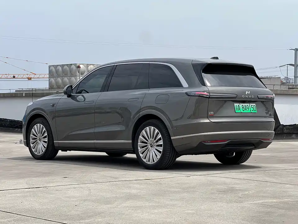 NIO L90