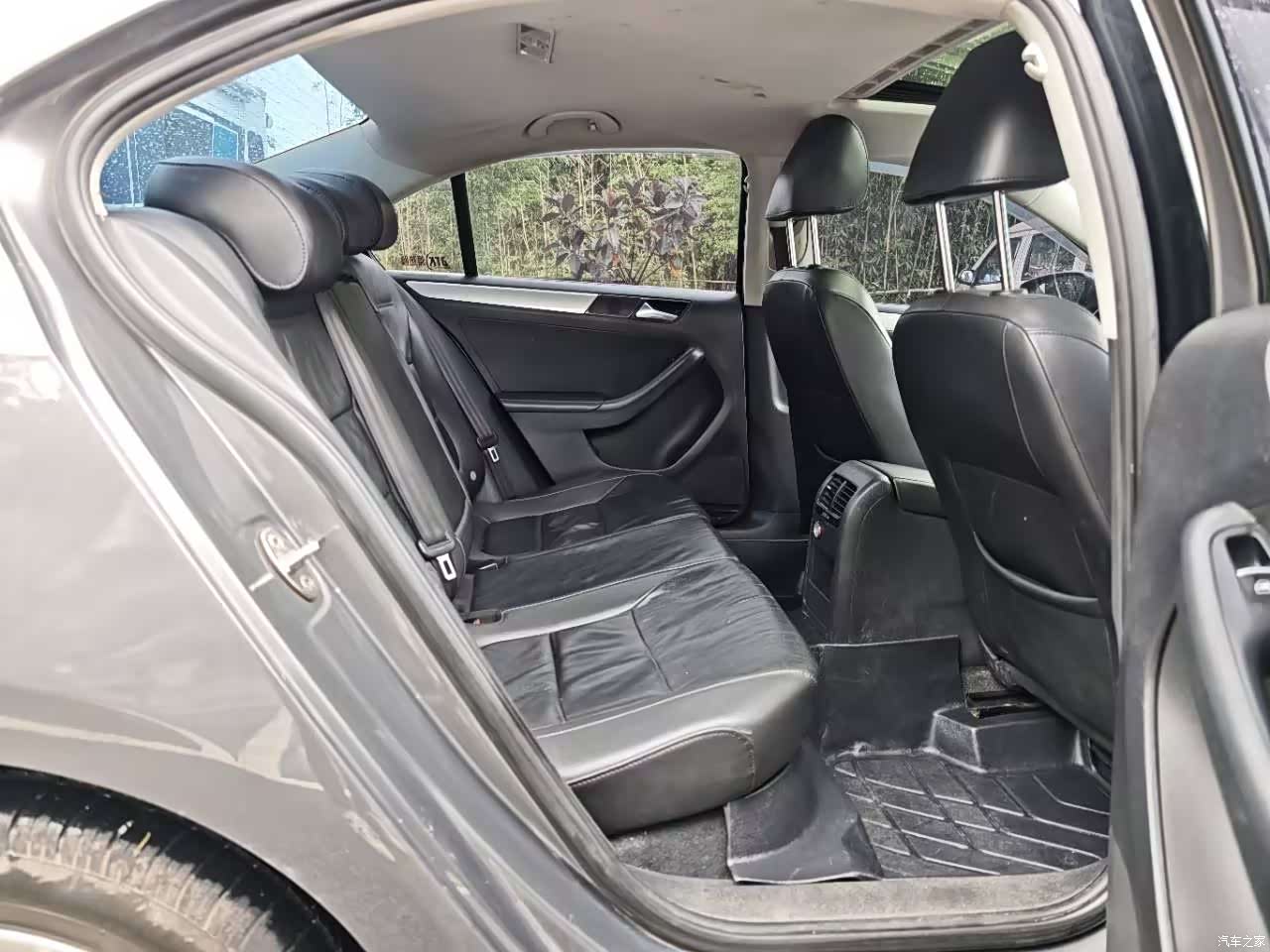 Volkswagen Sagitar, 2014 12