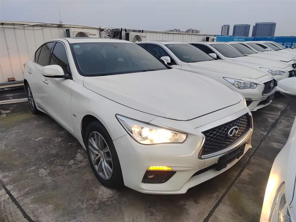 Infiniti Q50L