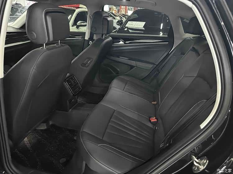 Volkswagen Passat, 2026 16
