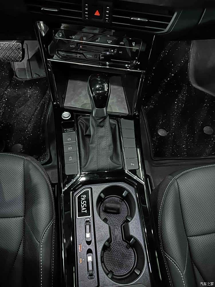 Volkswagen Passat, 2026 11