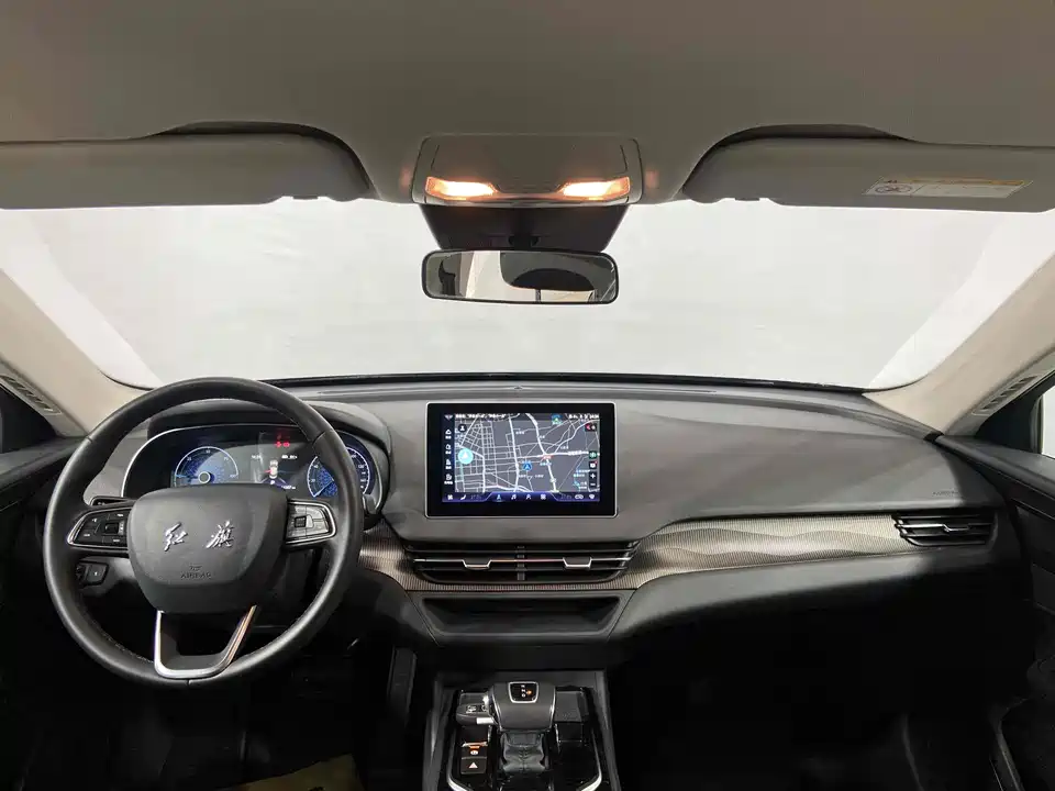 Hongqi E-QM5