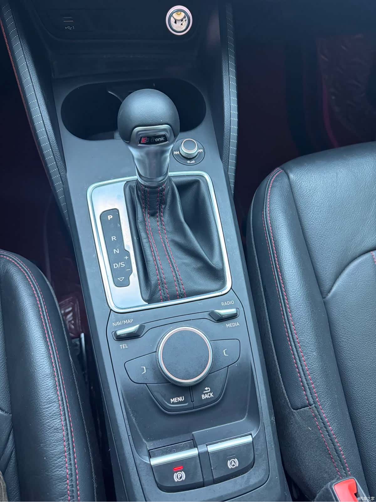 Audi Q2L, 2022 8