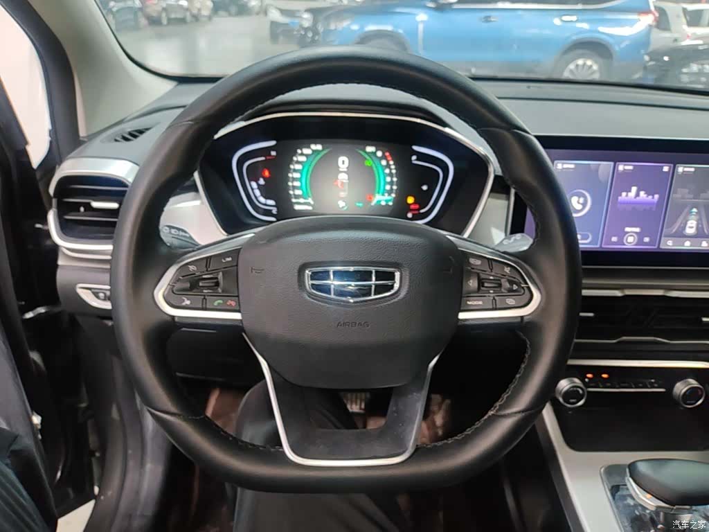 Geely Coolray, 2023 11