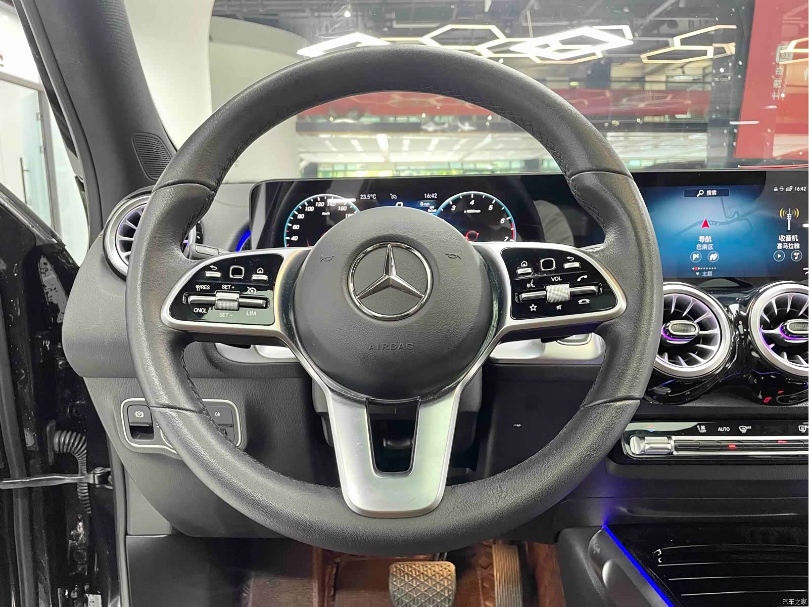 Mercedes-Benz GLB, 2023 13