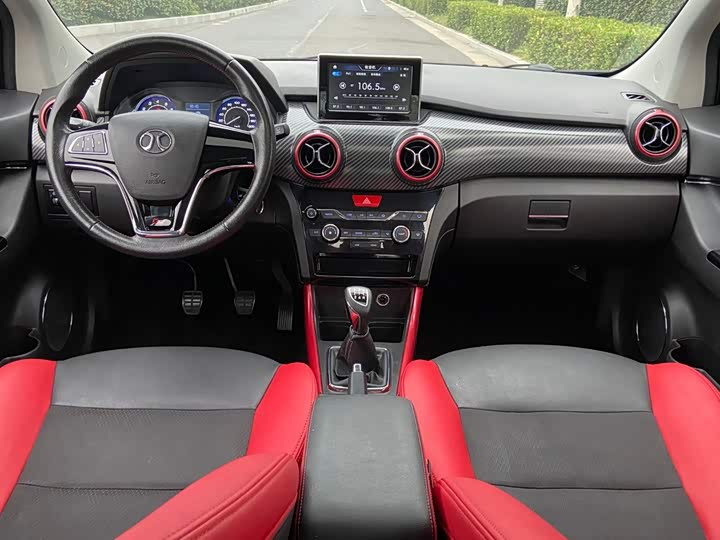 BAIC Senova X25 2015 1.5L МКПП Elite