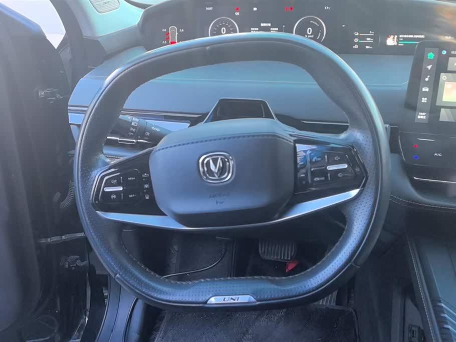 Changan UNI-K Smart iDD