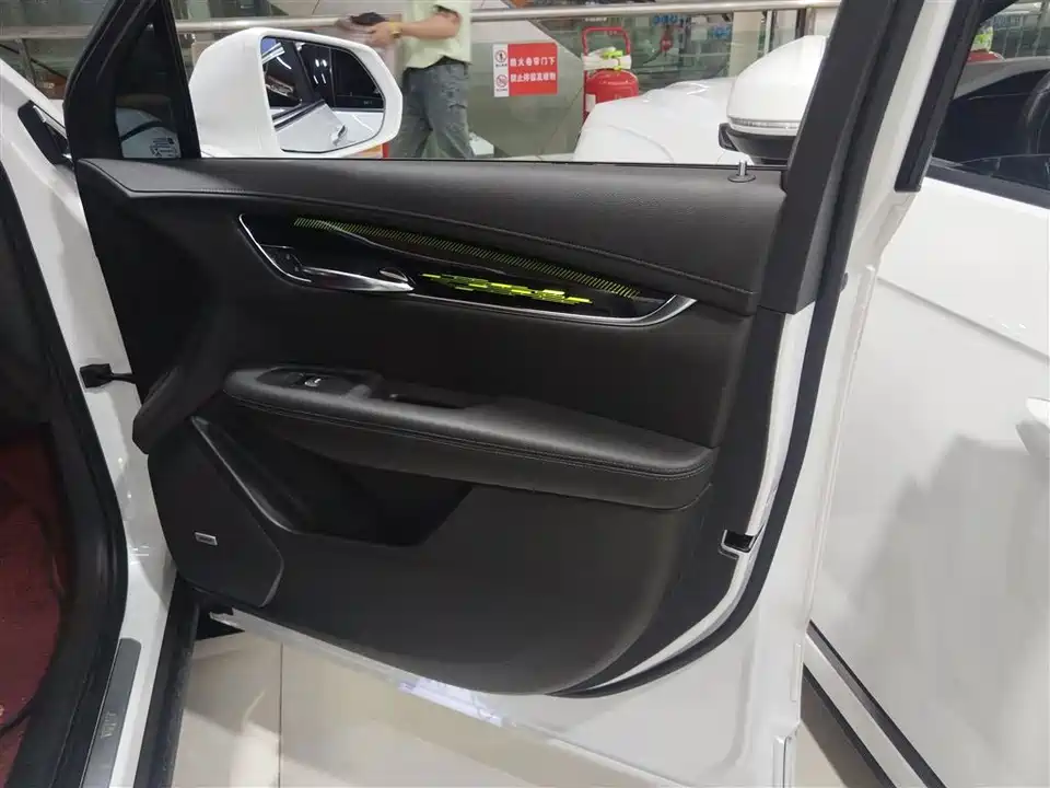 Cadillac XT6
