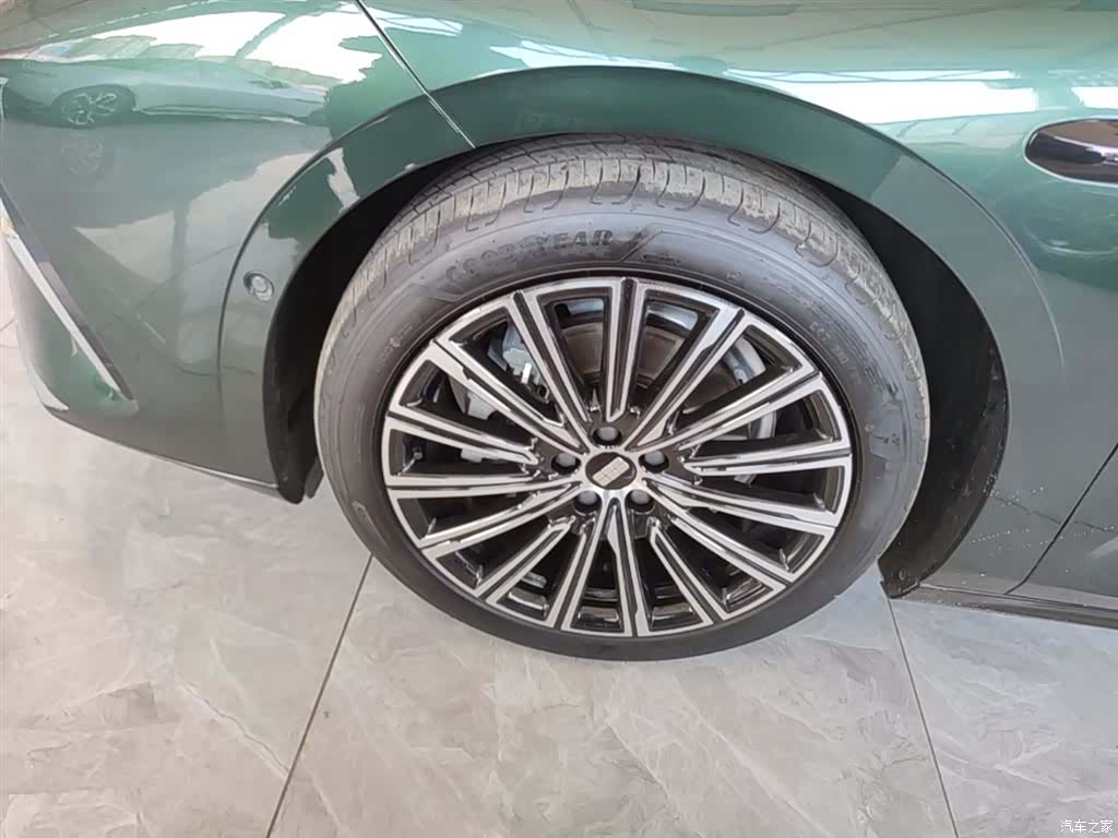 Geely 8, 2025 23