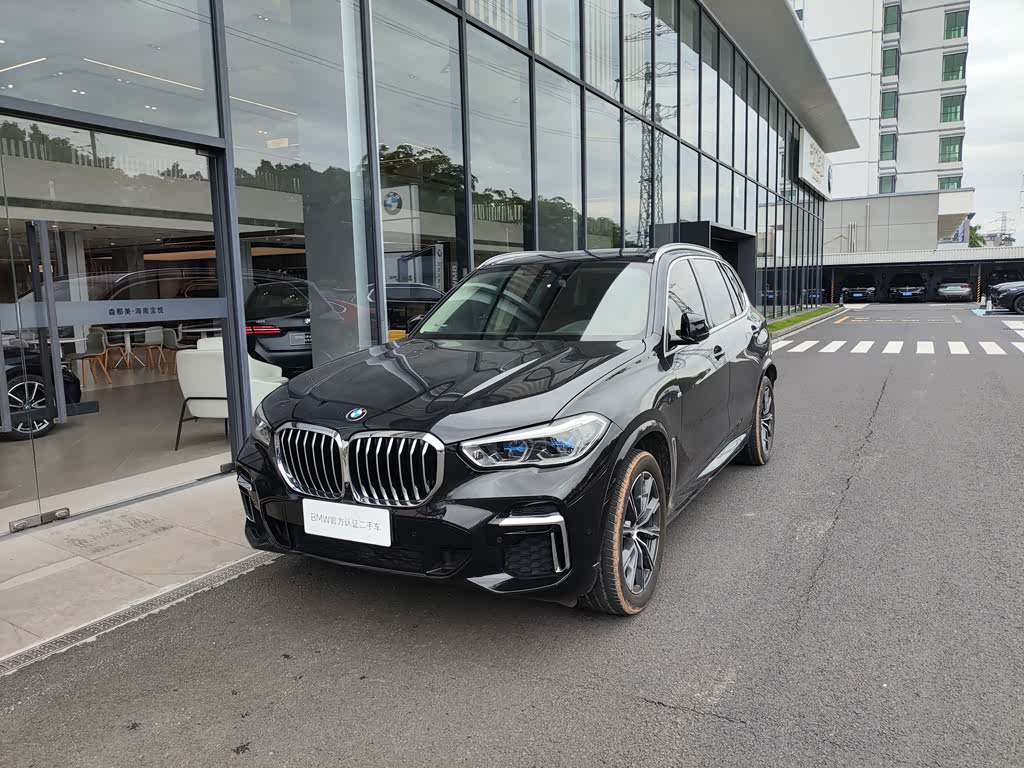BMW X5 2022 xDrive 30Li Premium M Sport