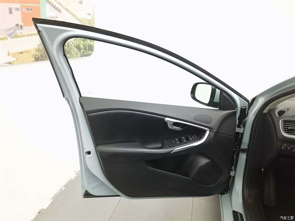 Volvo V40, 2018 8