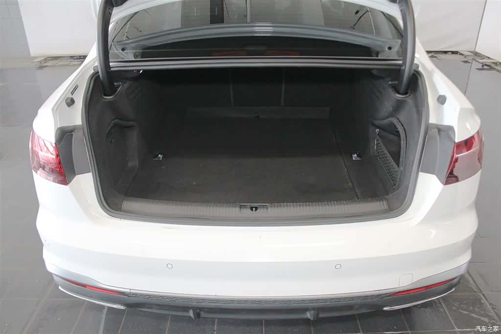 Audi A4L, 2024 7