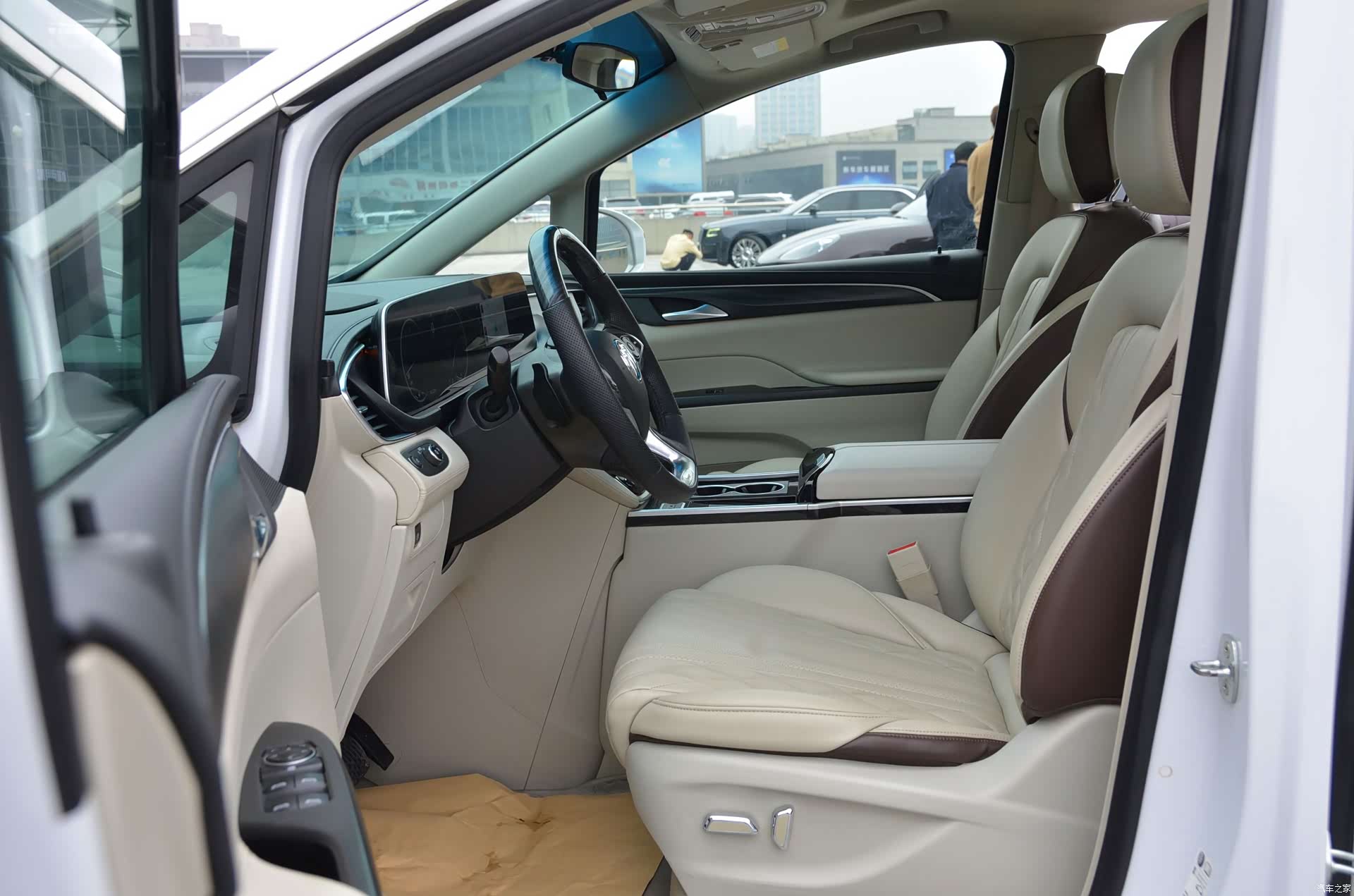 Buick GL8, 2022 8