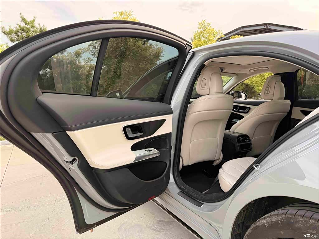 Mercedes-Benz E-Class, 2026 11