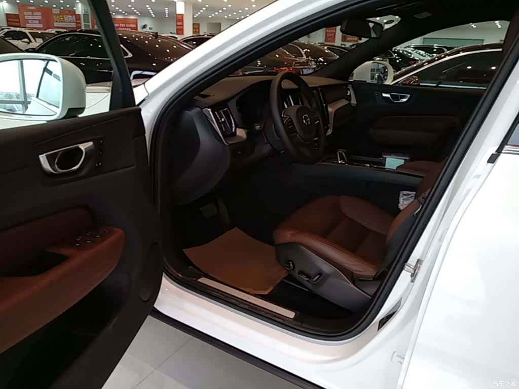 Volvo XC60, 2026 16