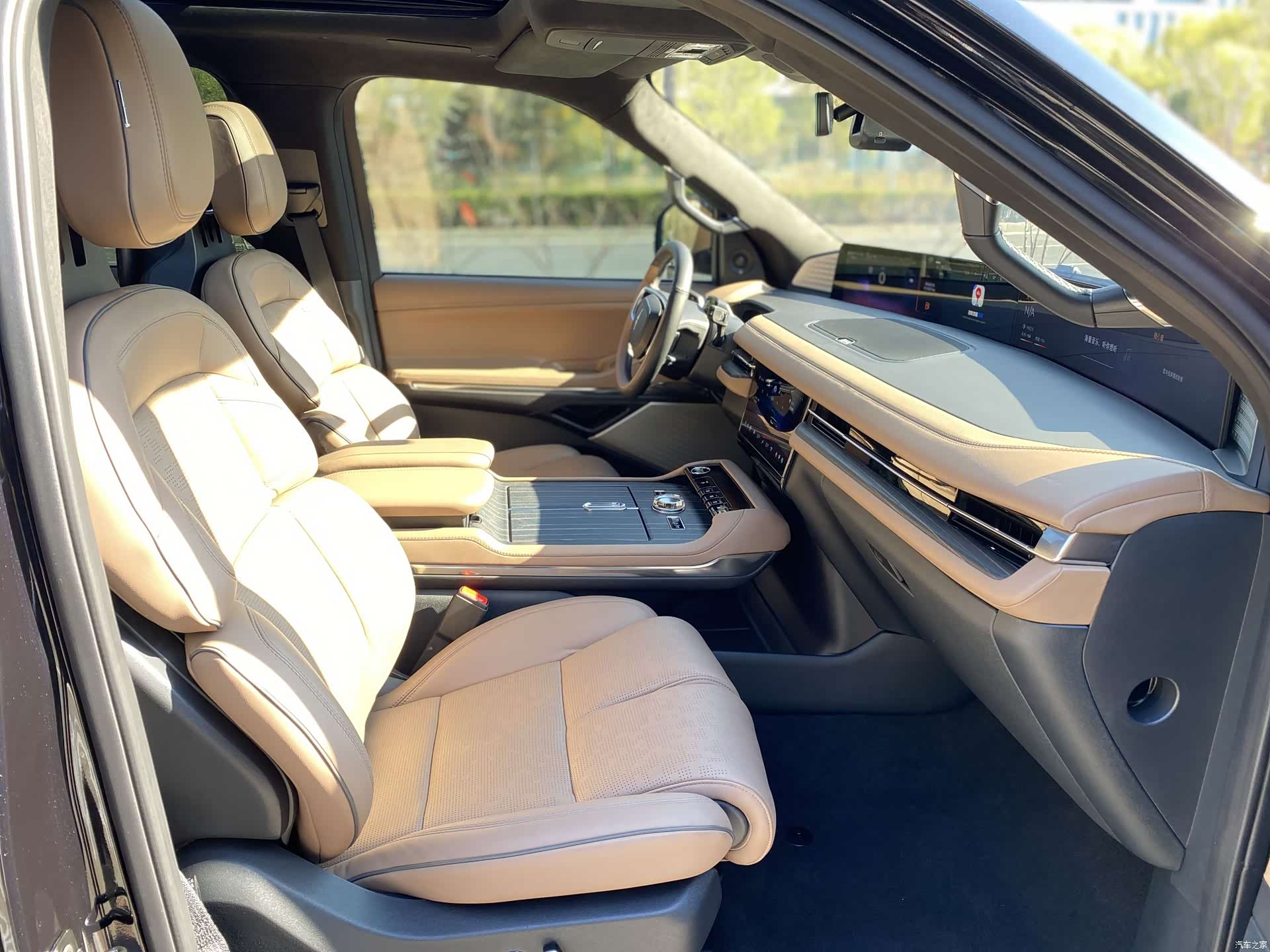 Lincoln Navigator, 2025 10