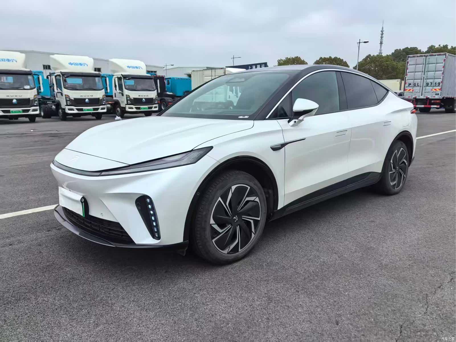 Rising Auto R7, 2023 3