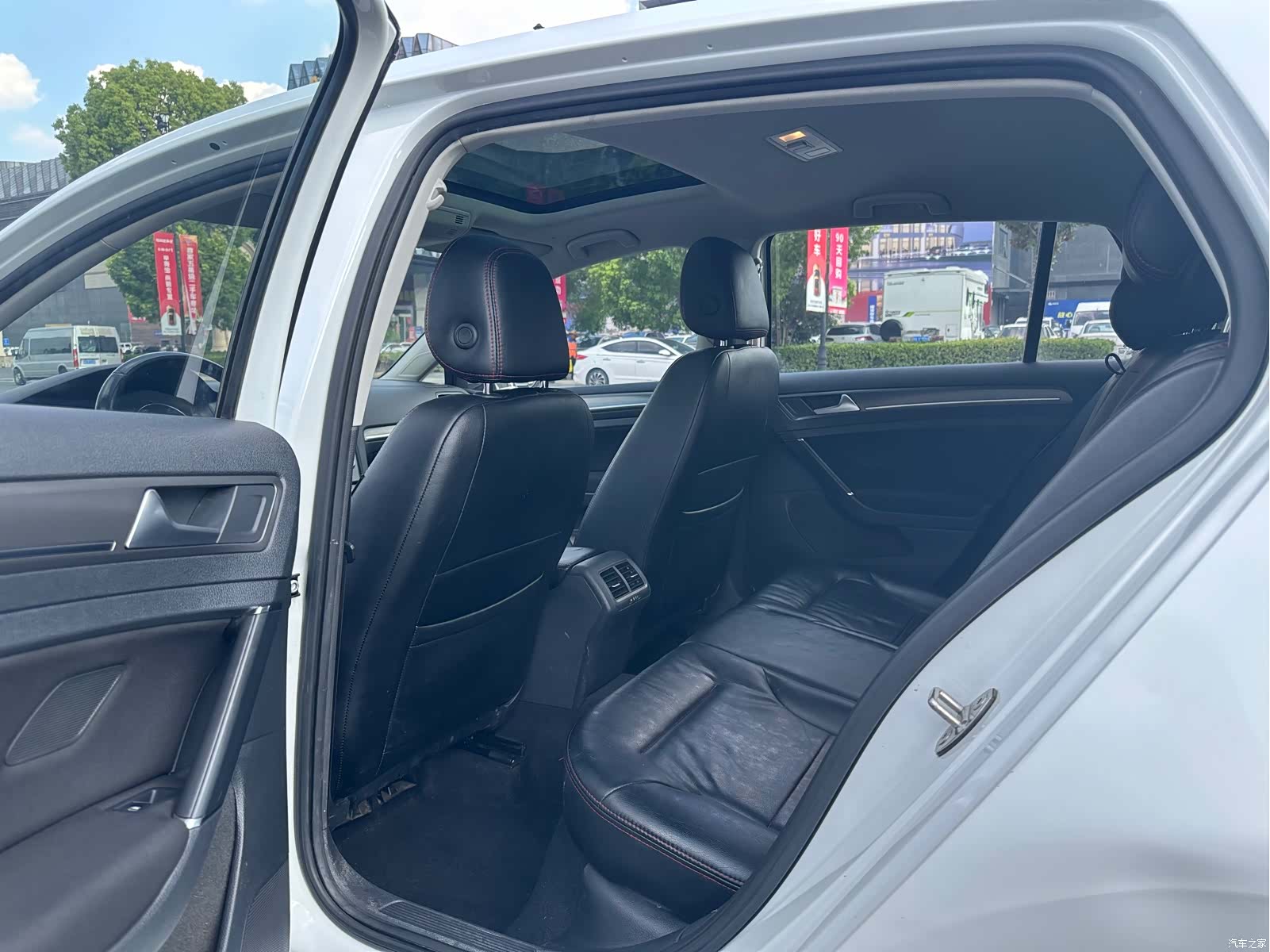 Volkswagen Golf, 2015 все фото