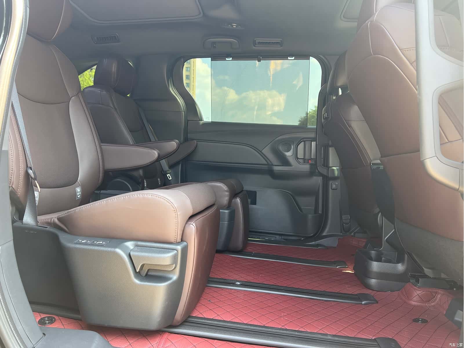 Toyota Granvia, 2026 7