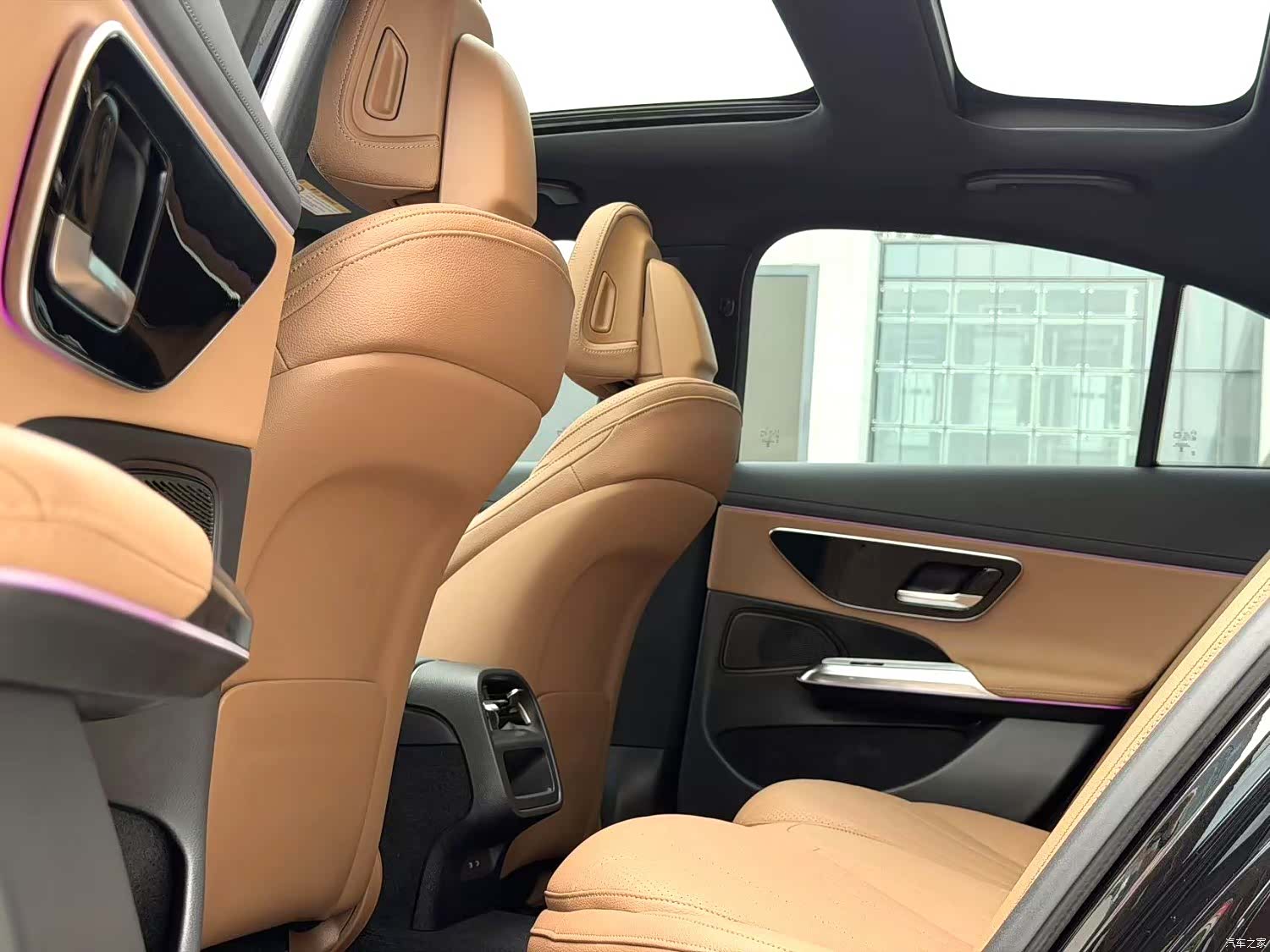 Mercedes-Benz E-Class, 2024 10