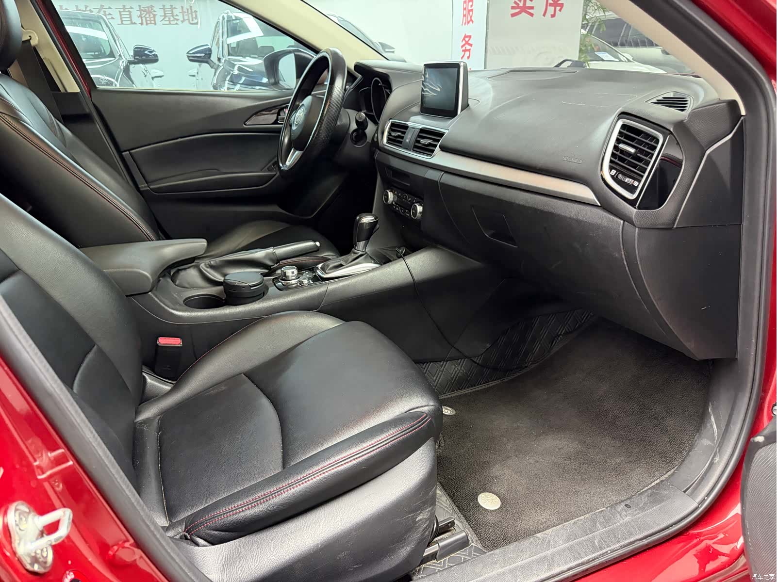 Mazda Mazda3, 2015 8
