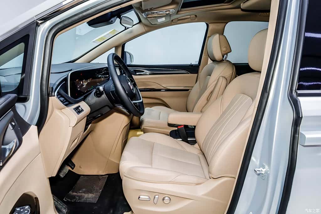 Buick GL8, 2025 9