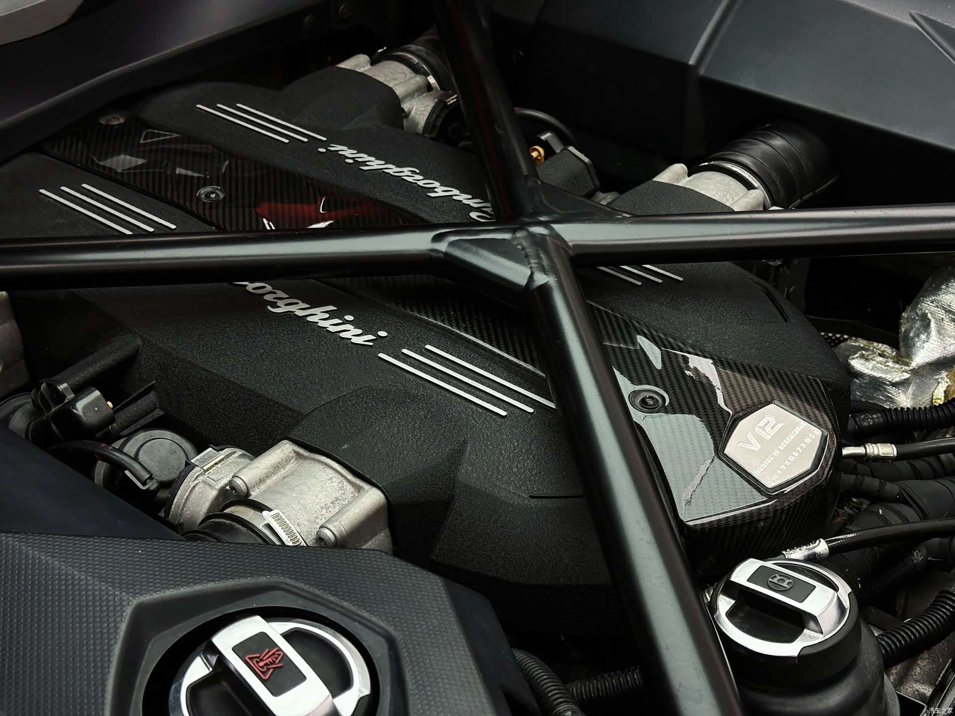Lamborghini Aventador, 2012 7