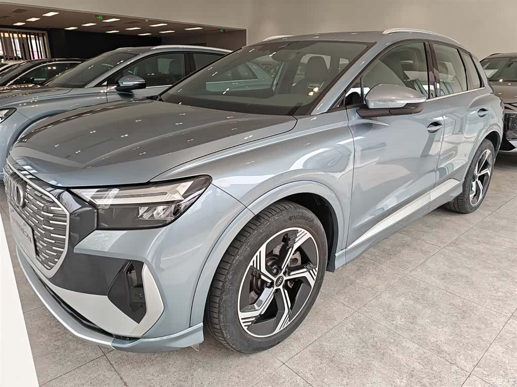 Audi Q4 e-tron, 2024 1