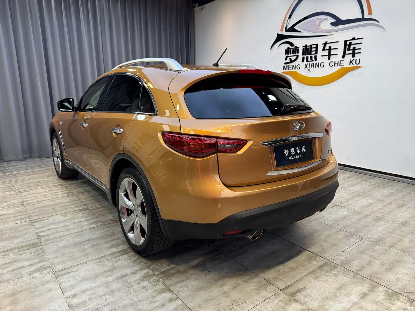 Infiniti FX35, 2011 все фото