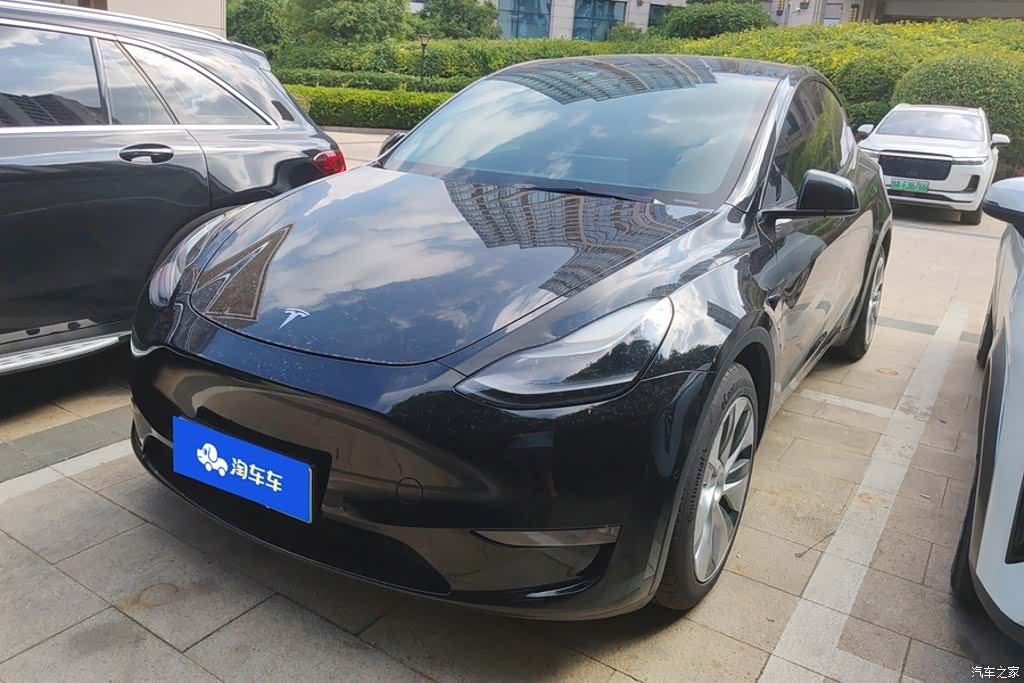 Tesla Model Y, 2021 1