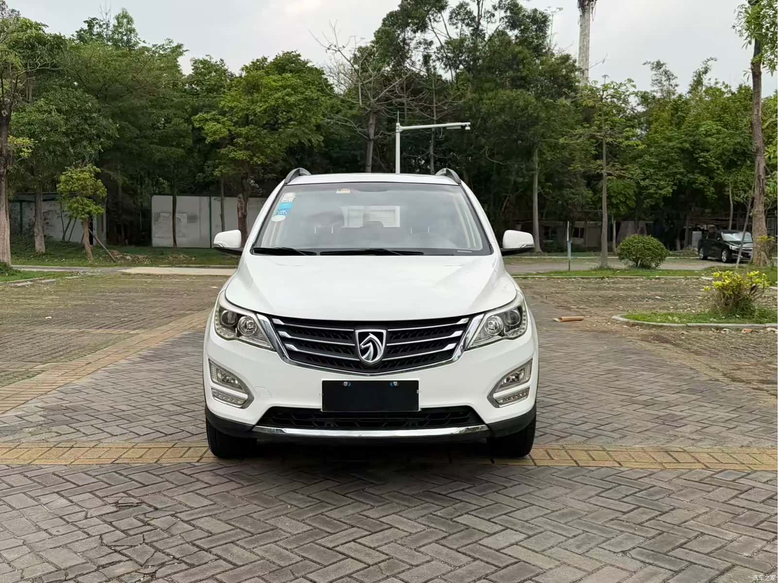 Wuling 560, 2015 2