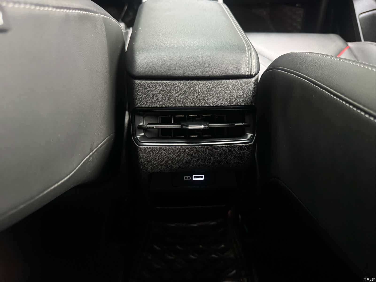 Geely Binray, 2023 11